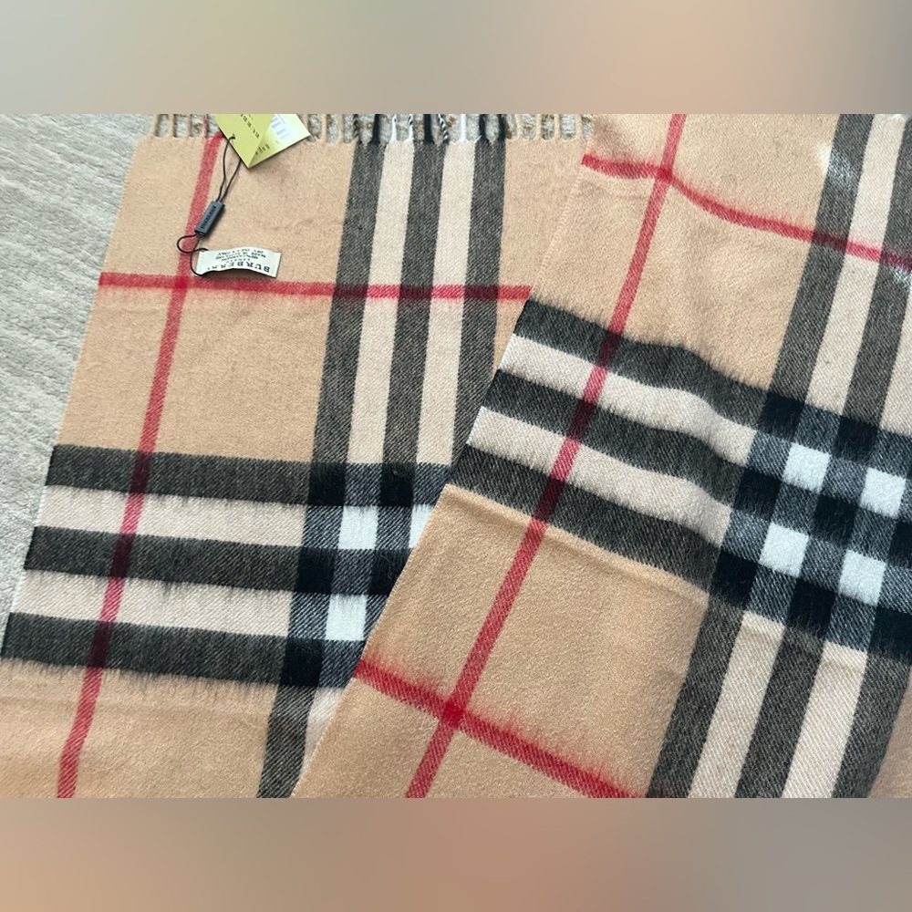NWT Burberry London Brown Classic Checked Cashmere Scarf